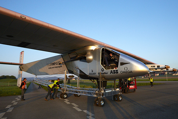 Самолет на солнечных батареях завершил кругосветное путешествие