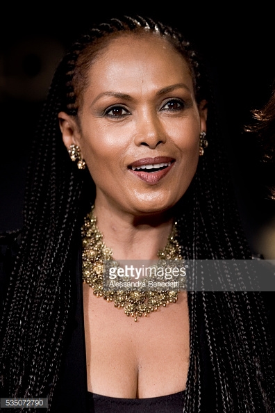 Прекрасная Пятница Зеуди Араяна съемках комедии «Синьор Робинзон» (1976).