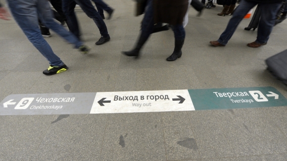 Почему мы так по среднему зарабатываем и живем ?