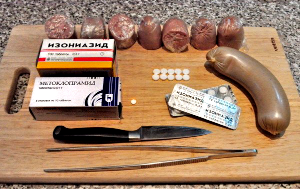 Неадекват в подъезде