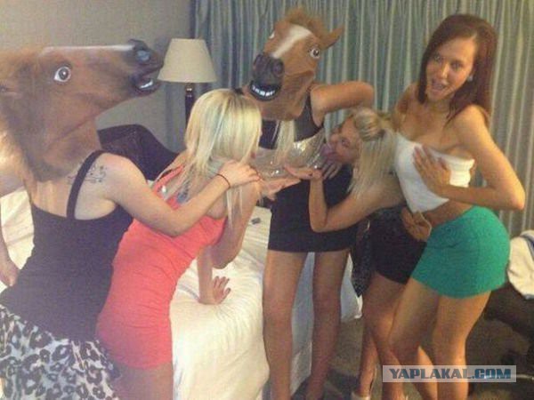 Девчонки дурачатся