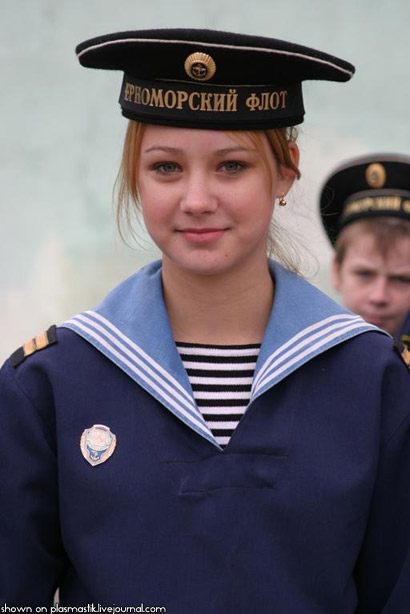 Девушки и армия (36 фото)
