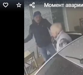 Заехал за хлебушком: автомобиль на скорости влетел в пермскую пекарню
