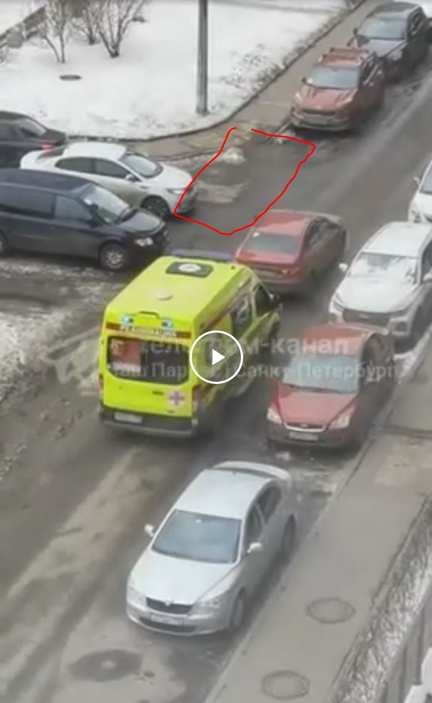 На Парнасе водитель решил отомстить скорой