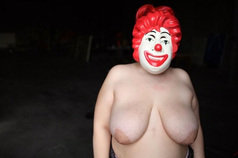 Nude Women Painted Clowns Pics.