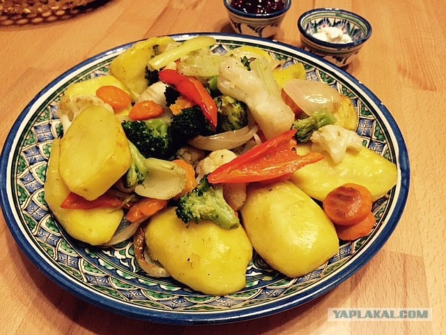 Свинина в горячем маринаде, с картохой и горохой