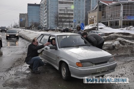 Около 50 машин за день пробили покрышки