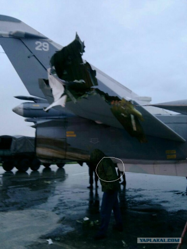 Самолеты ВКС России после минометного обстрела авиабазы Хмеймим в Сирии