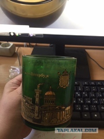 А из какой кружки вы пьёте на работе?