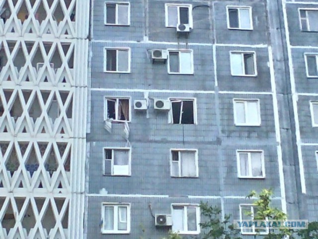 Взорвал свой туалет из гранатомёта.