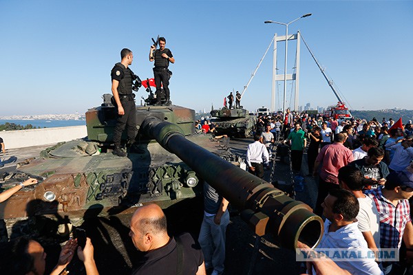 Фоторепортаж: переворот в Турции - хроника событий