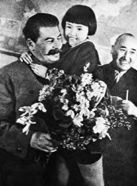 Портрет Сталина в приёмной детского омбудсмена