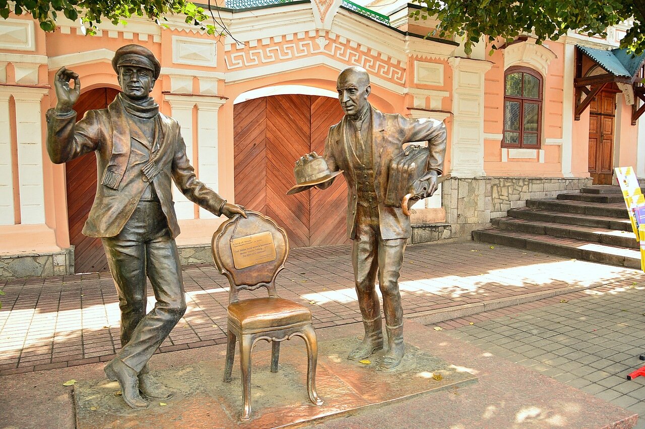 памятник бендеру в санкт петербурге