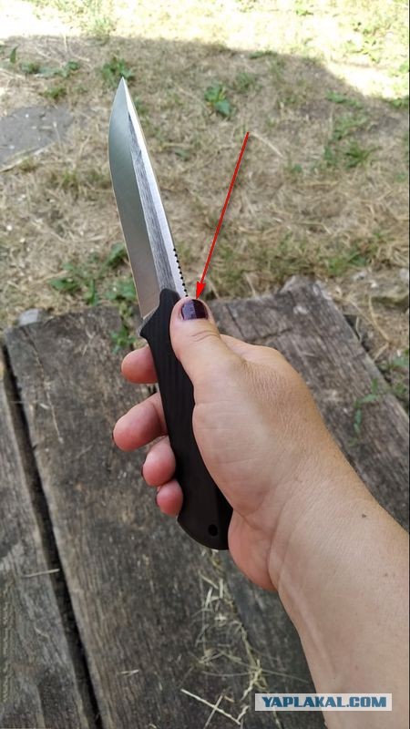 Нож с потугой на дизайн