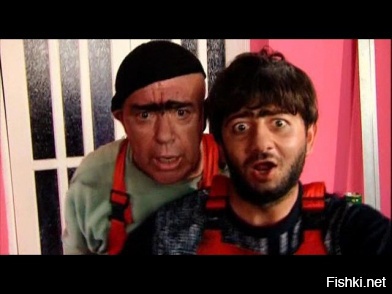 В Красноярском крае сильный ветер сорвал крышу с пятиэтажки