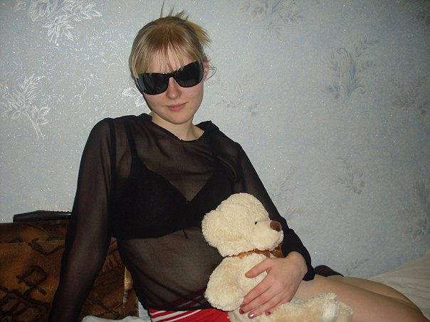 Дуры, хватит выёживаться перед фотиком