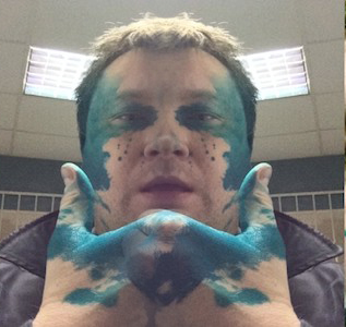 Полиция отказалась защищать известного гея