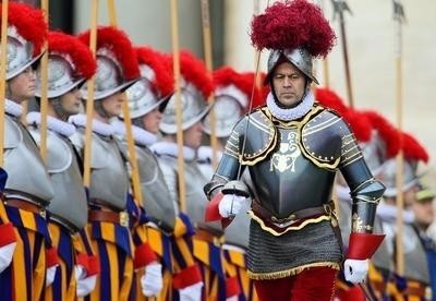 Исторический детектив. Германские каски: шеи целы, мозги сломаны
