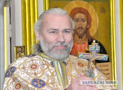 Священнику воспитывающему 70 приемных детей, предъявили обвинение в изнасиловании.