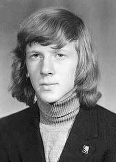 Знаменитости в детстве. Фото из домашних архивов