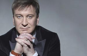 Россияне массово бросились забирать деньги из банков