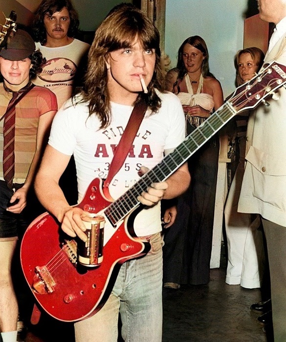 Музыка и музыканты: Malcolm Young