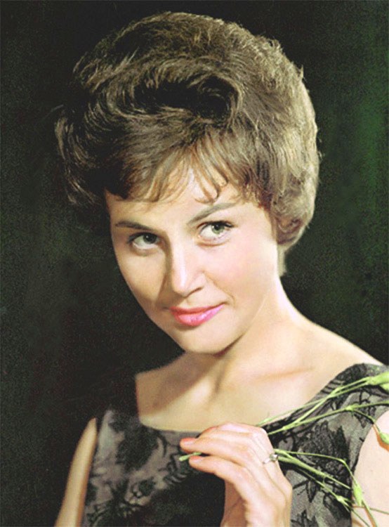Лилия Алешникова В Купальнике – Взрослые Дети (1962)