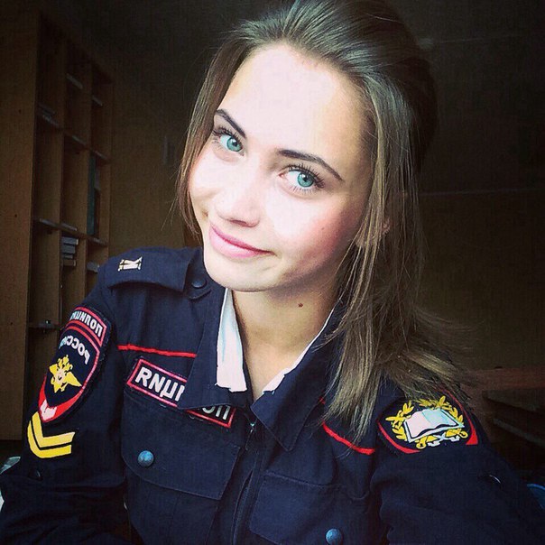 Девушки в форме