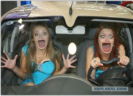 Дамочка гонщик на Lexus