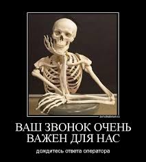 Полуголый пермяк запрыгнул на машину, а затем избил женщину-водителя