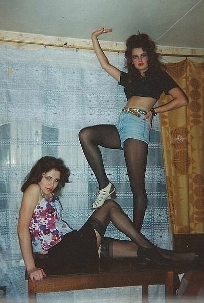 Девчата из 90-2000-х