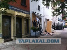 Нью Йорк замер в ожидании удара.