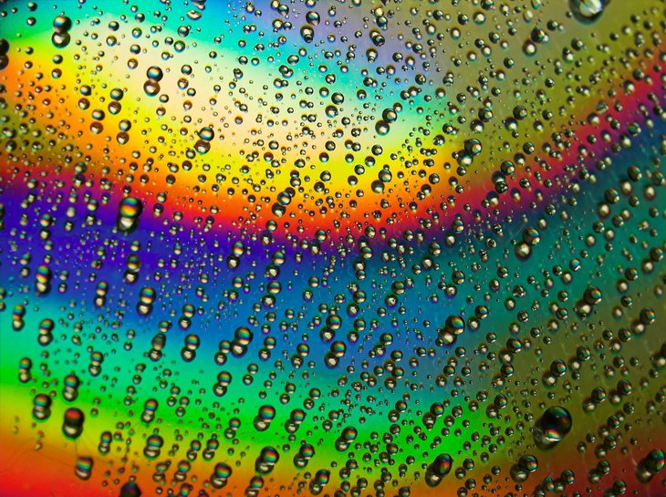 Цветной дождь. Радужные капли. Разноцветный дождь. Радуга в каплях дождя. Разноцветный дождик.