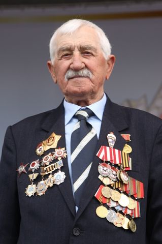 "Ох, ох, ох, вот и фриц сегодня сдох"