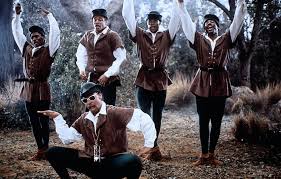 Ну мужчина в колготках, ну какая ж это профессия...