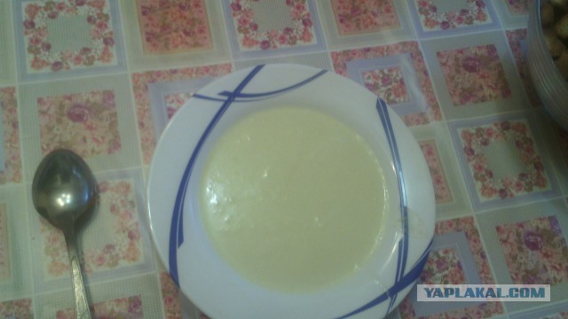 Суп-пюре картофельный с гренками.