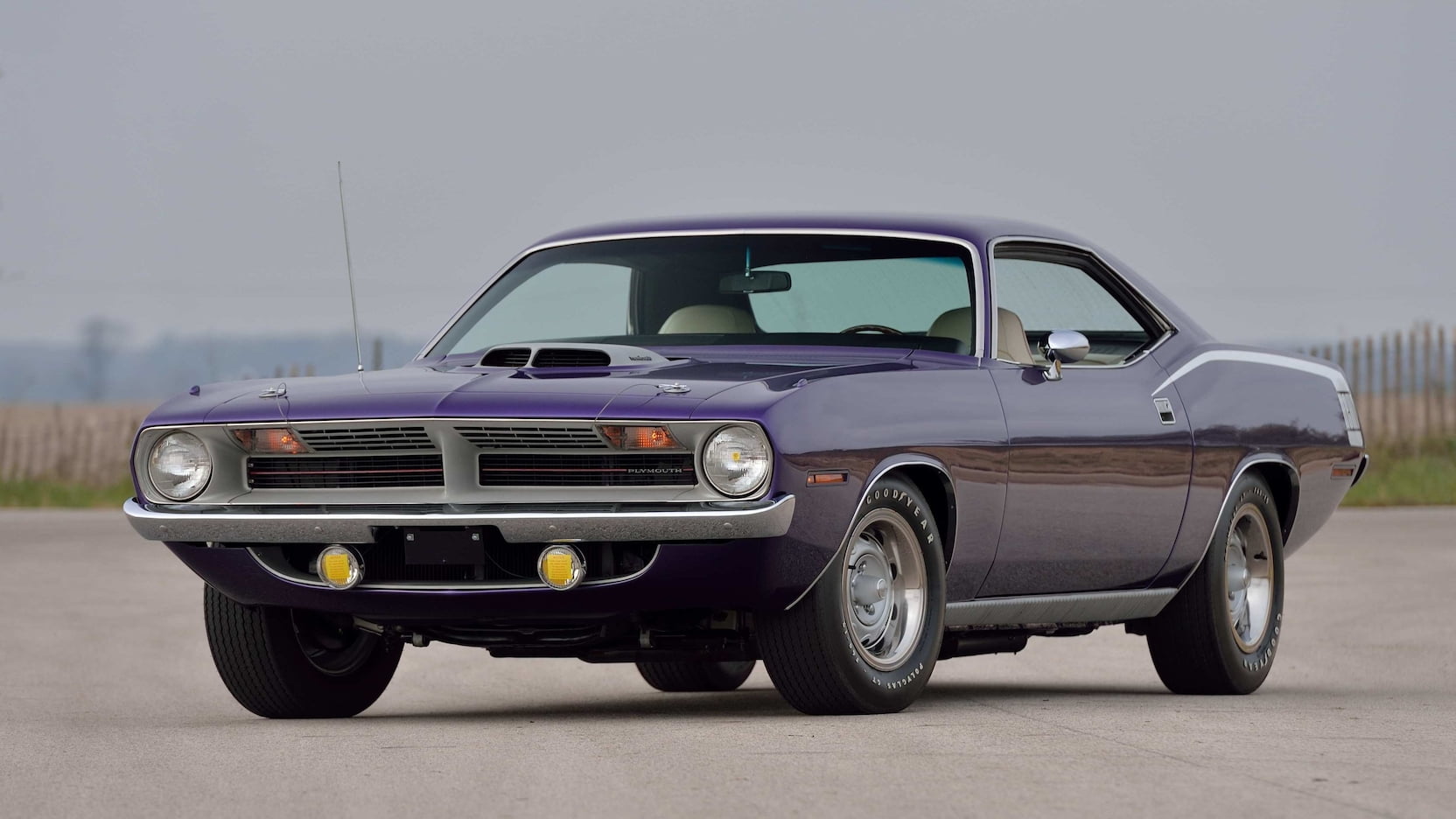 Plymouth Hemi CUDA Р¶РµР»С‚С‹Р№