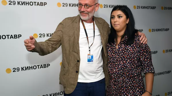 58-летний Гордон женился на 20-летней
