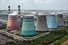 В Москве вышку электропередачи перекрасили