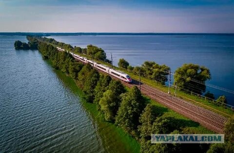 Железнодорожная линия, соединяющая материковую часть северной Германии с островами Халлиген в Северном море
