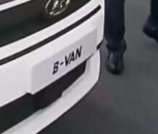 АвтоВАЗ показал сразу две новинки — кроссоверы Lada B+ Cross и Lada T-134