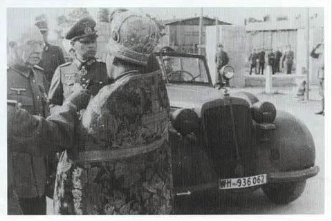 Не бывает атеистов в окопах под огнем