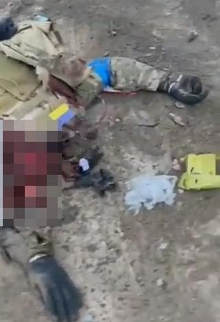Танк стреляет в упор