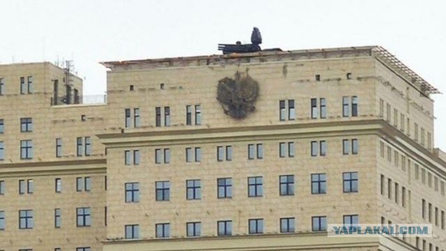 ВВС Израиля продолжают планомерно уничтожать высотные дома в Газе, где размещаются штабы палестинских группировок и проживают старшие фунционеры ХАМАС.
