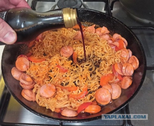 В Бангкоке есть магазин Good noodles, в котором представлено более 70 видов "быстрой" лапши из разных азиатских стран