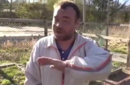 У московского миграционного центра в Сахарово из-за давки в очереди умер иностранец.