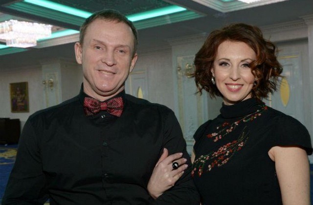 Сенчукова и Рыбин скромно указали номер банковской карты