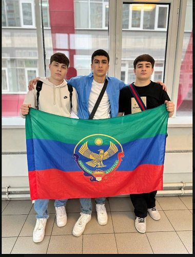 "Вы дети путан! Мы всё ваше святое и живое е***и"
