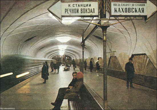 1973: Москва, метро и москвичи
