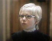 Скромная девочка